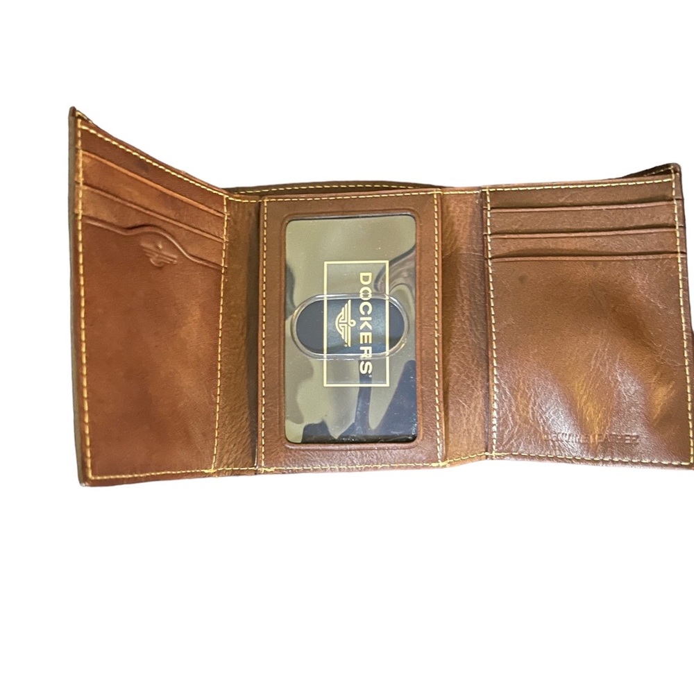 Dockers leather trifold wallet